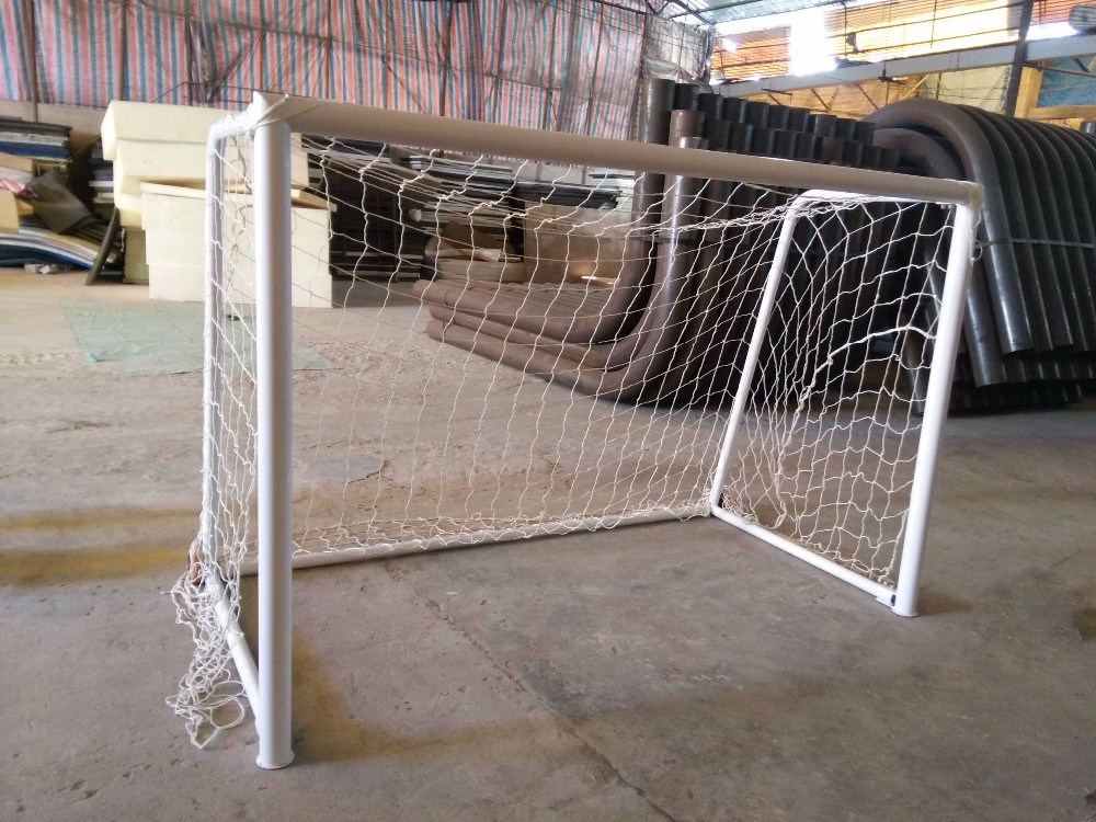 Portable football goal 